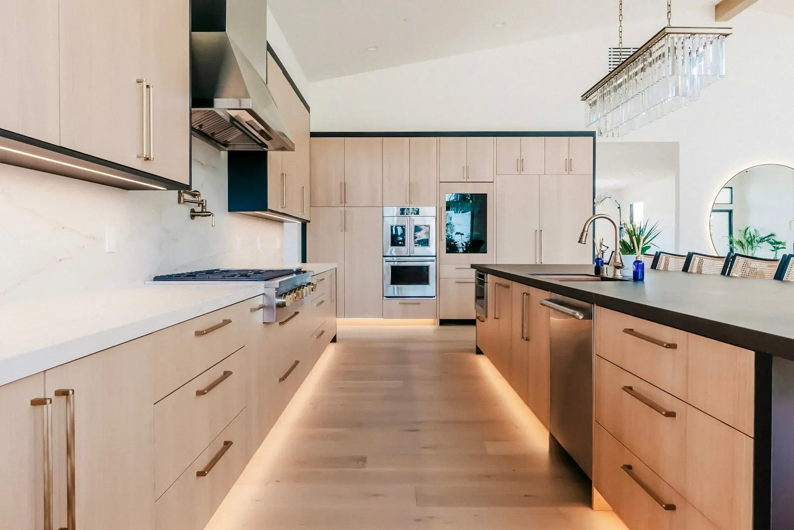 Cocina con muebles empotrados a medida